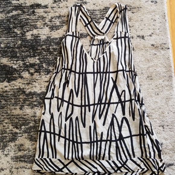 silence + noise Tops - EUC UO Silence + Noise black and white silk top